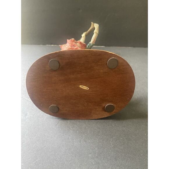 Vintage Hobo Clown Playing Horn by Pucci Italy Statuette Figurine Hand Painted. - Picture 5 of 7